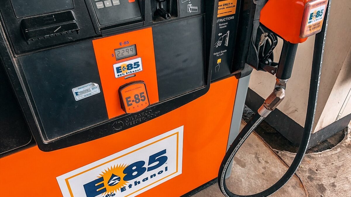 E-85 (85% Ethanol) Gas Station Pump for Flex-Fuel E85 Vehicles (28822296738)