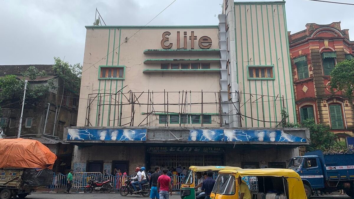 Elite Cinema Hall in Kolkata 03