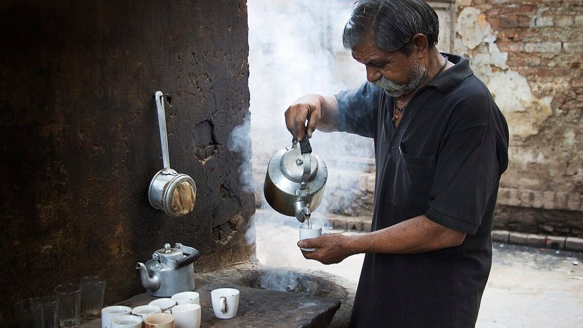 India - Varanasi Chai kettle - 0666