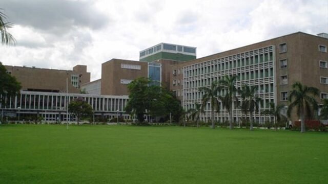 The central lawn of AIIMS New Delhi