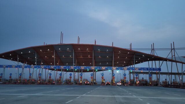 Toll plaza lanes on an Indian national highway